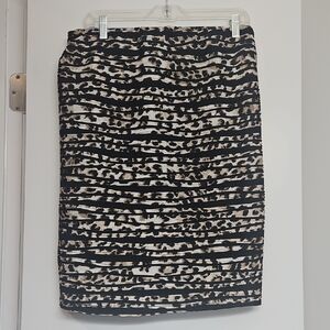 Chic Animal Print Pencil Skirt